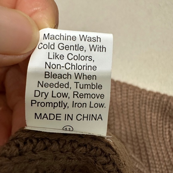 🛍️ SHEIN Curve 100% Acrylic sweater Size 1XL great condition. - Picture 7 of 8